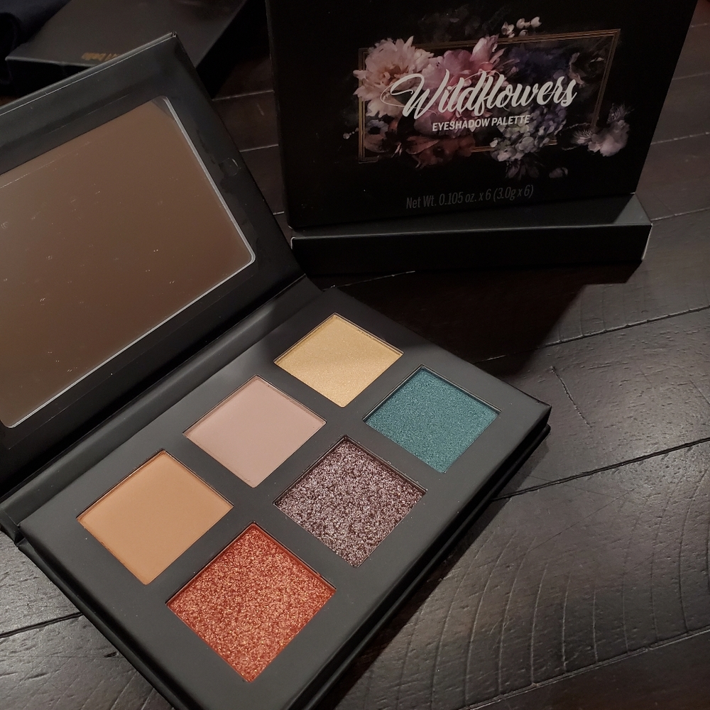 Tori Belle Wildflowers shadow palette